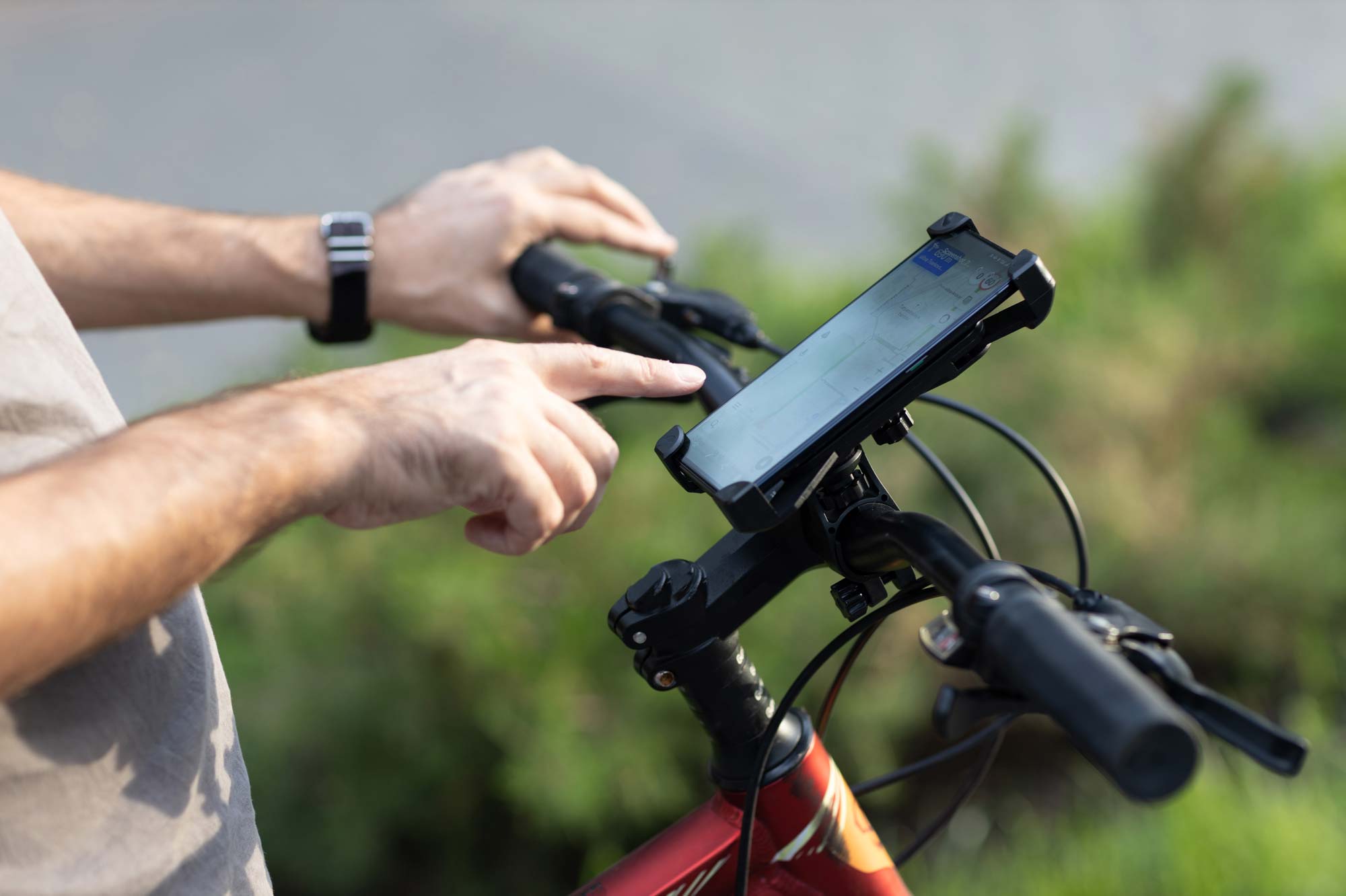 Meglio un gps oppure uno smartphone per le nostre avventure in gravel bike?  - Gravel Magazine